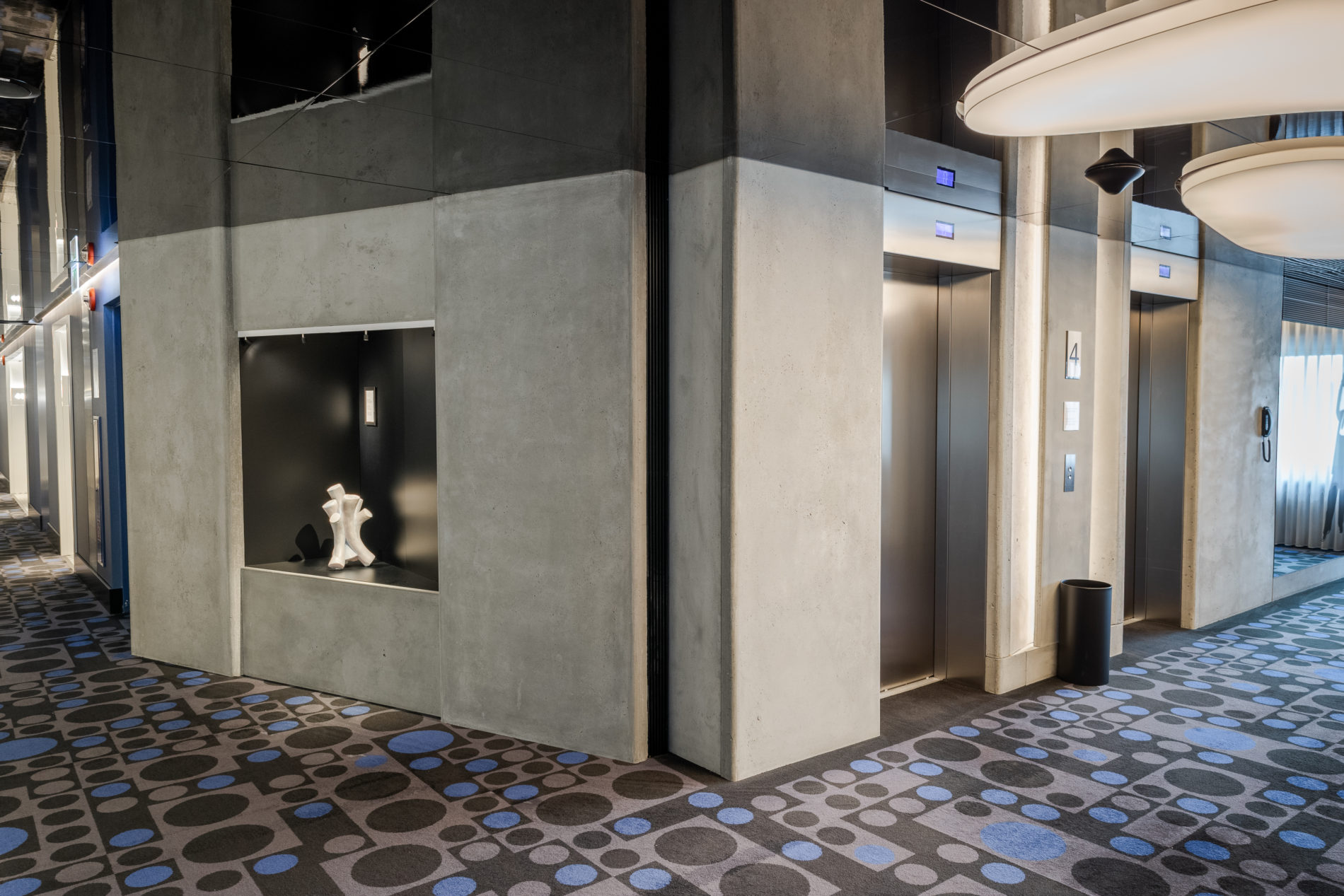 Płyty betonowe GRC MILKE w Hotelu Renaissance Warsaw Airport
