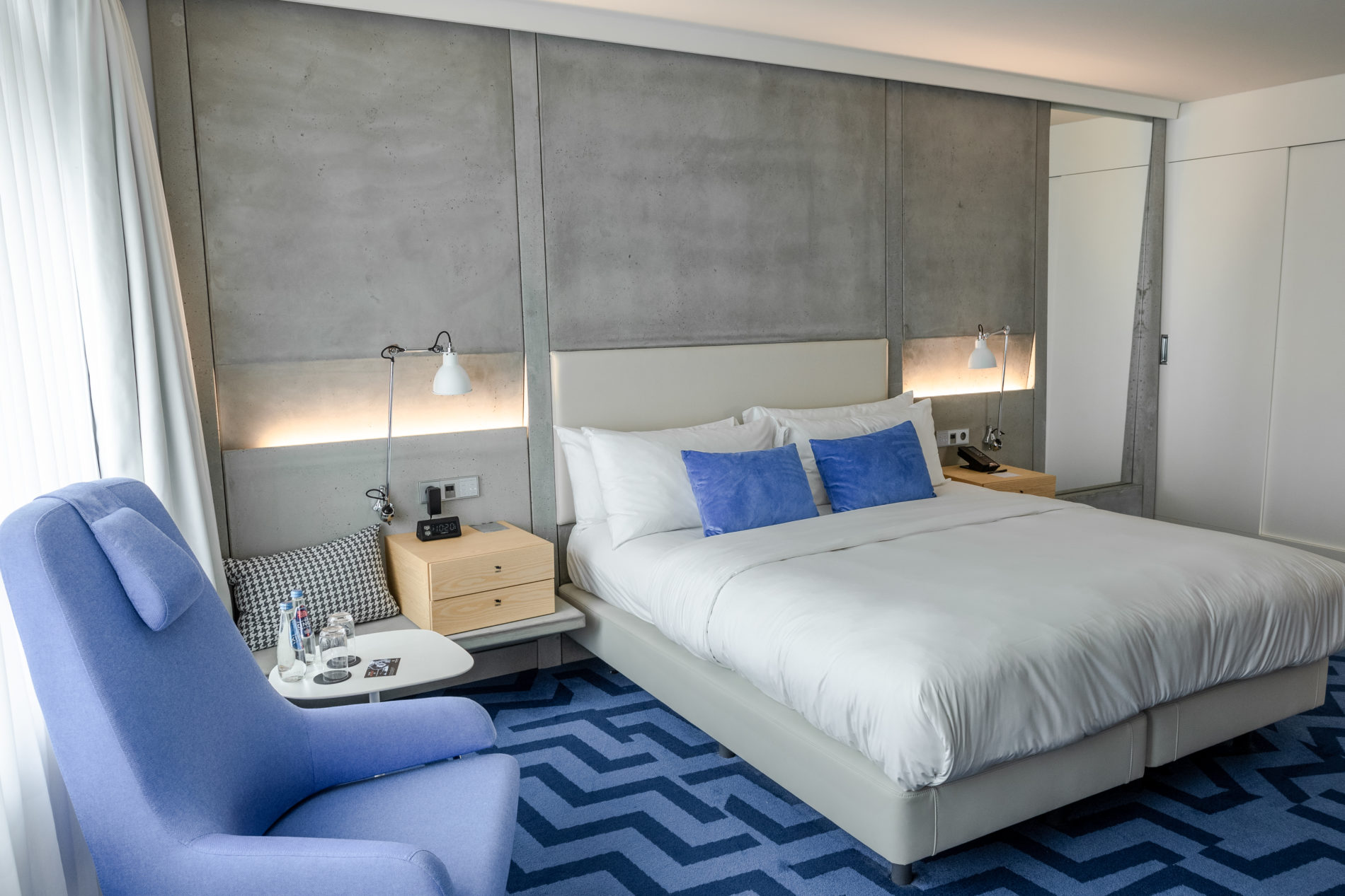 Płyty betonowe GRC MILKE w Hotelu Renaissance Warsaw Airport