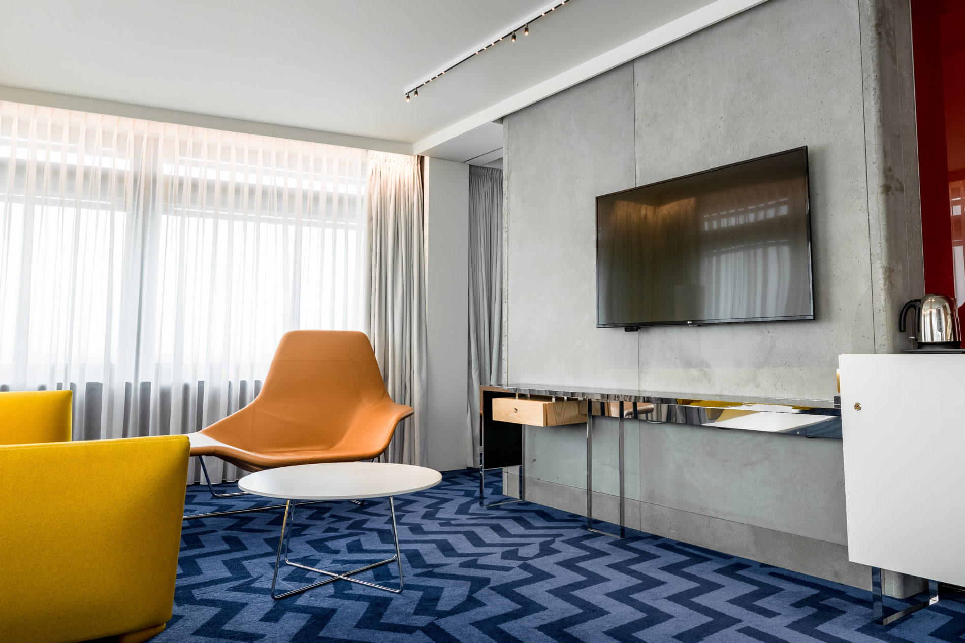 Płyty betonowe GRC MILKE w Hotelu Renaissance Warsaw Airport