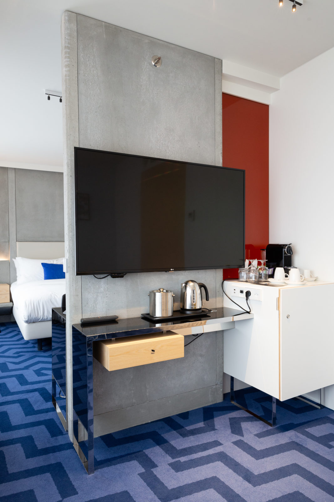 Płyty betonowe GRC MILKE w Hotelu Renaissance Warsaw Airport