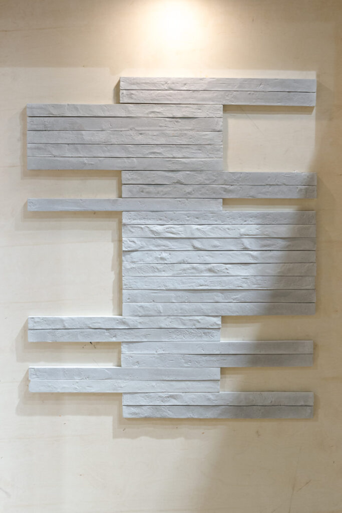 Stoisko MILKE i TEKT Concrete na targach Warsaw Home 2019 - plytka Long